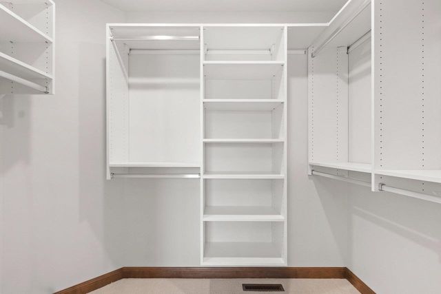 399 BATTERY AVENUE, De Pere, WI 54115