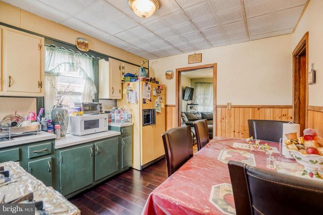 1823 WALNUT AVE, Baltimore, MD 21222