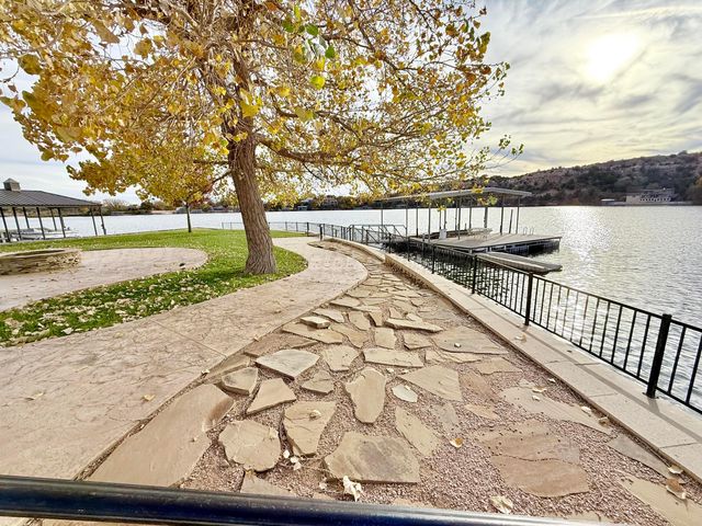 516 N SHORE Drive, Amarillo, TX 79118