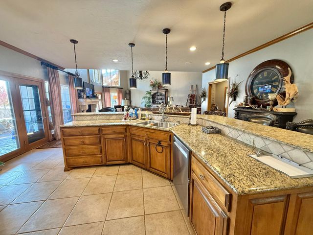 516 N SHORE Drive, Amarillo, TX 79118