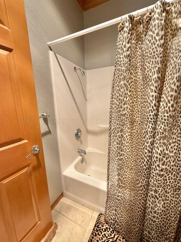 516 N SHORE Drive, Amarillo, TX 79118