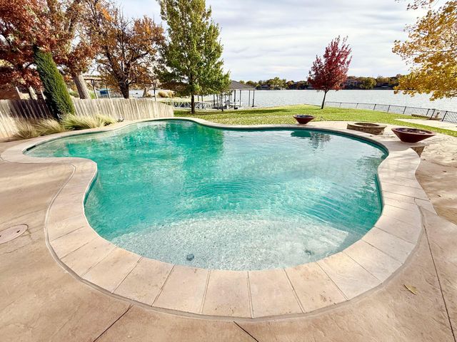 516 N SHORE Drive, Amarillo, TX 79118