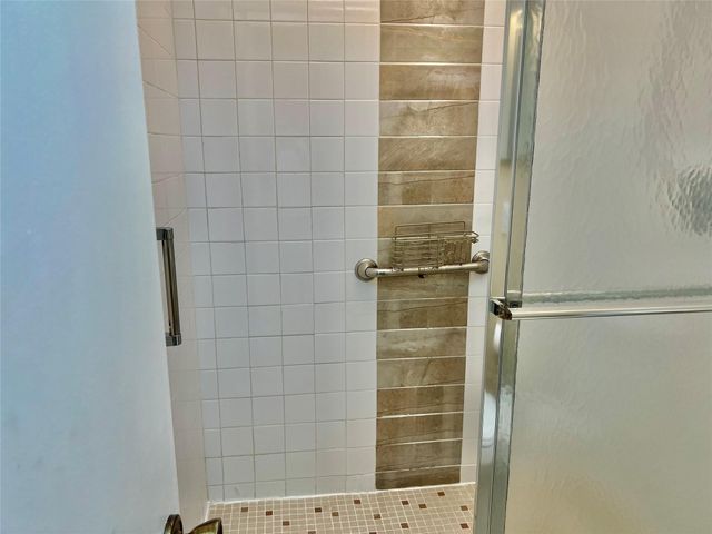 9718 S BELFORT Circle 108, Tamarac, FL 33321