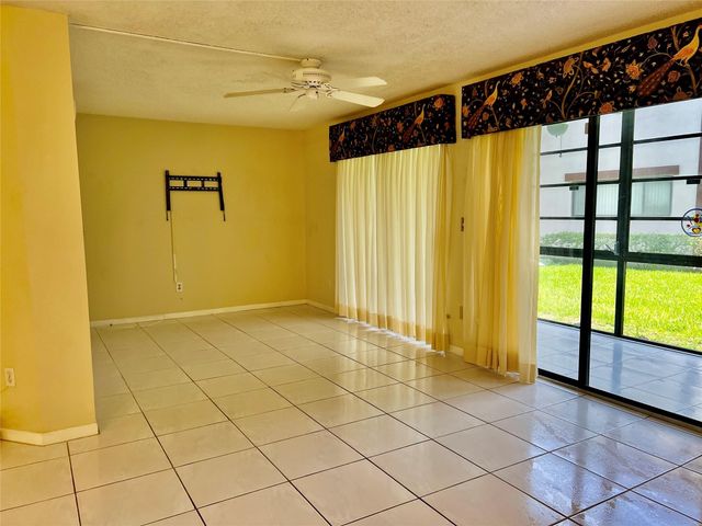 9718 S BELFORT Circle 108, Tamarac, FL 33321