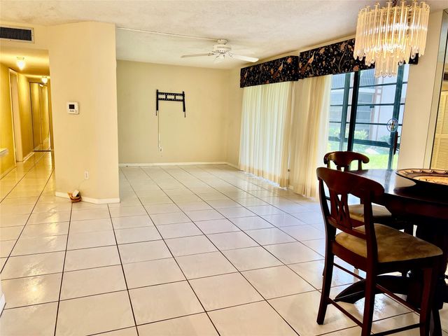 9718 S BELFORT Circle 108, Tamarac, FL 33321