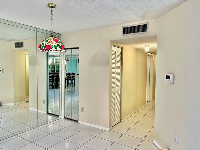 9718 S BELFORT Circle 108, Tamarac, FL 33321