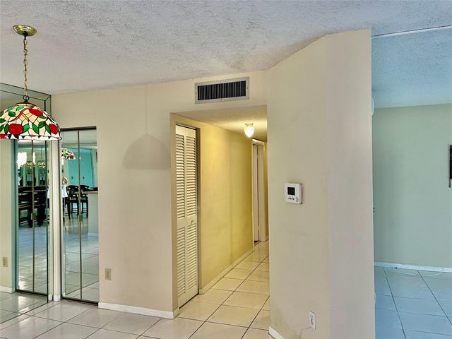 9718 S BELFORT Circle 108, Tamarac, FL 33321