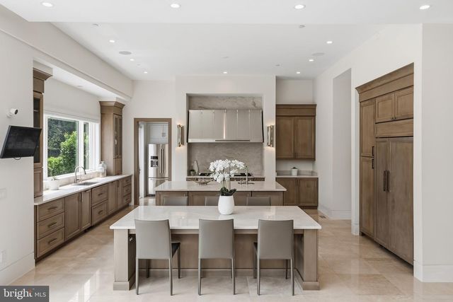 8880 BRADLEY BLVD, Bethesda, MD 20817