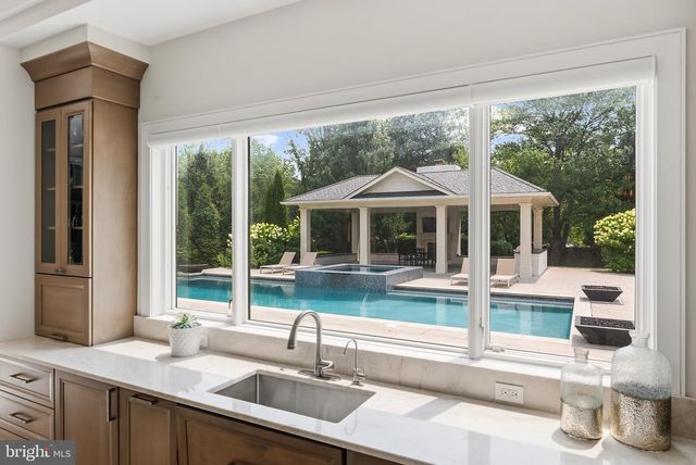 8880 BRADLEY BLVD, Bethesda, MD 20817