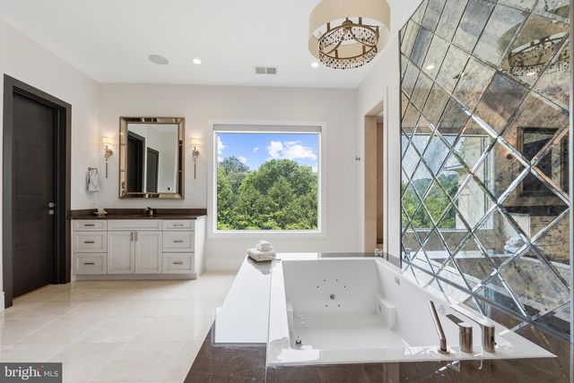 8880 BRADLEY BLVD, Bethesda, MD 20817