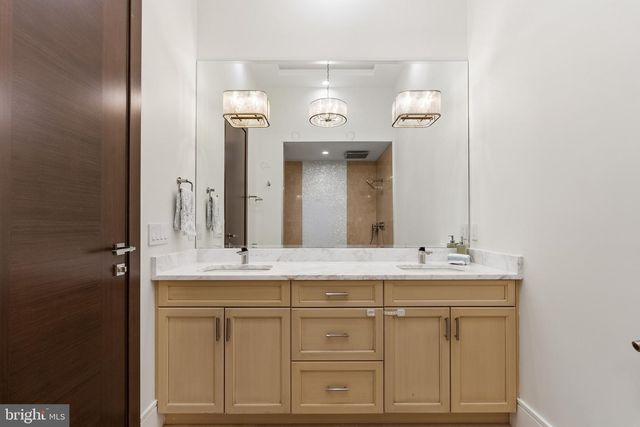 8880 BRADLEY BLVD, Bethesda, MD 20817