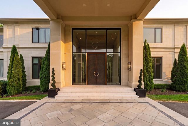 8880 BRADLEY BLVD, Bethesda, MD 20817