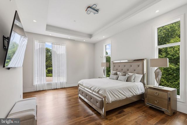 8880 BRADLEY BLVD, Bethesda, MD 20817