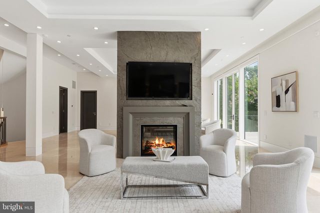 8880 BRADLEY BLVD, Bethesda, MD 20817