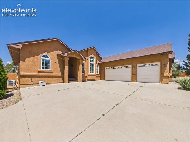 611 S Lone Cowboy Drive, Pueblo West, CO 81007