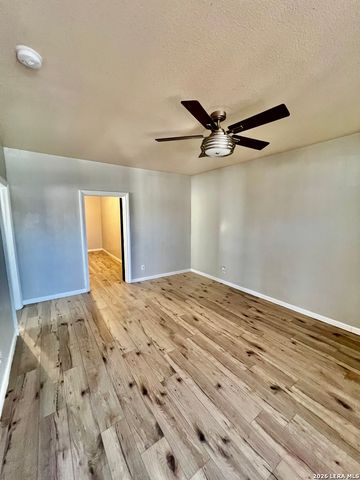 622 S Navidad Unit 1, San Antonio, TX 78207