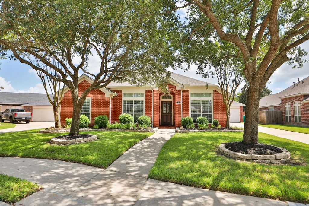 3703 Nathaniel Springs Drive, Manvel, TX 77578