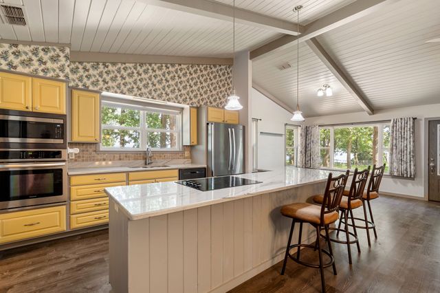3935 Autumn Point Drive, Wills Point, TX 75169