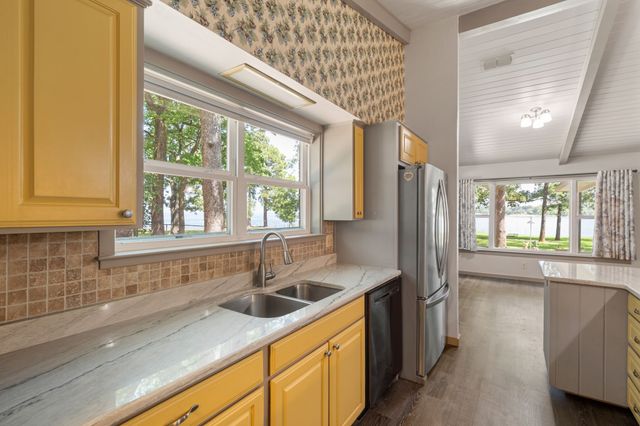 3935 Autumn Point Drive, Wills Point, TX 75169