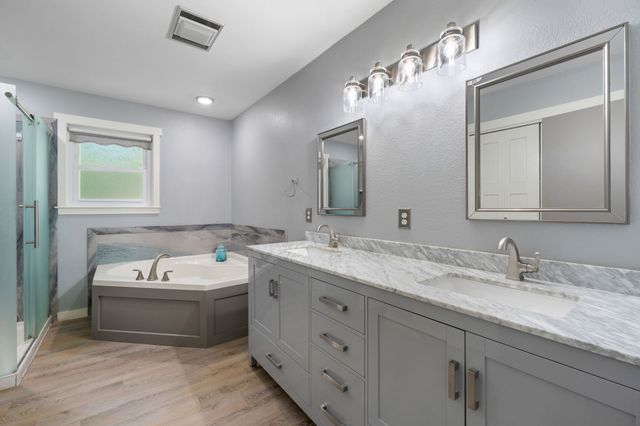 3935 Autumn Point Drive, Wills Point, TX 75169