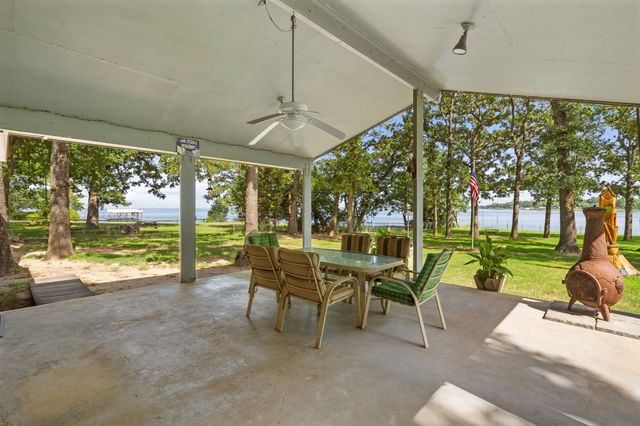 3935 Autumn Point Drive, Wills Point, TX 75169