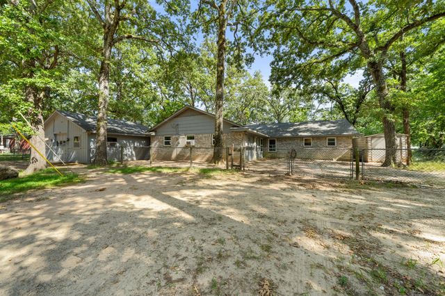 3935 Autumn Point Drive, Wills Point, TX 75169