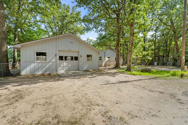 3935 Autumn Point Drive, Wills Point, TX 75169