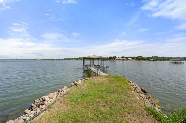 3935 Autumn Point Drive, Wills Point, TX 75169