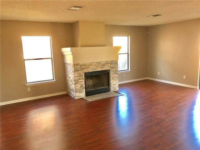 912 Justeford DR, Pflugerville, TX 78660