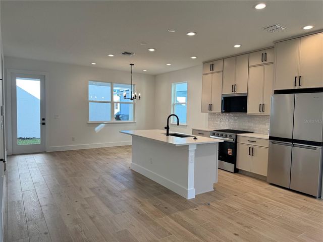 1833 CROWNCREST DRIVE, Apopka, FL 32703