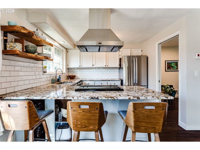 3958 PAM St, Eugene, OR 97402