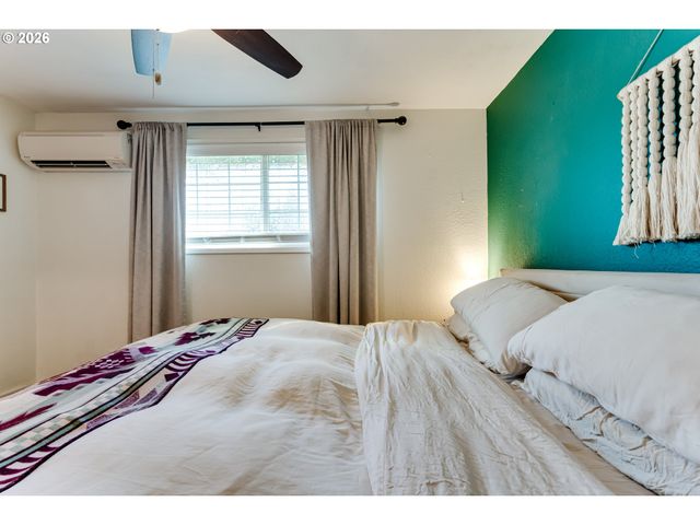 3958 PAM St, Eugene, OR 97402