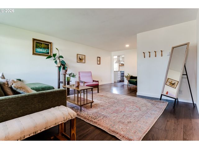 3958 PAM St, Eugene, OR 97402