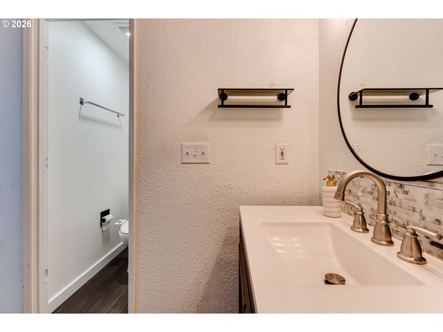 3958 PAM St, Eugene, OR 97402