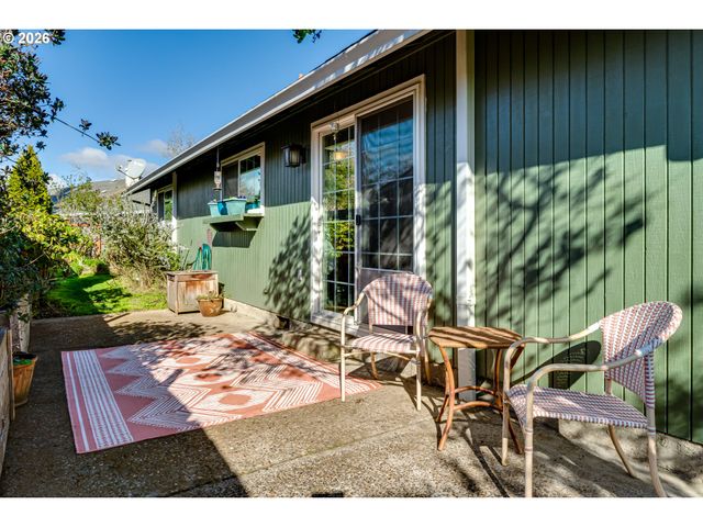 3958 PAM St, Eugene, OR 97402