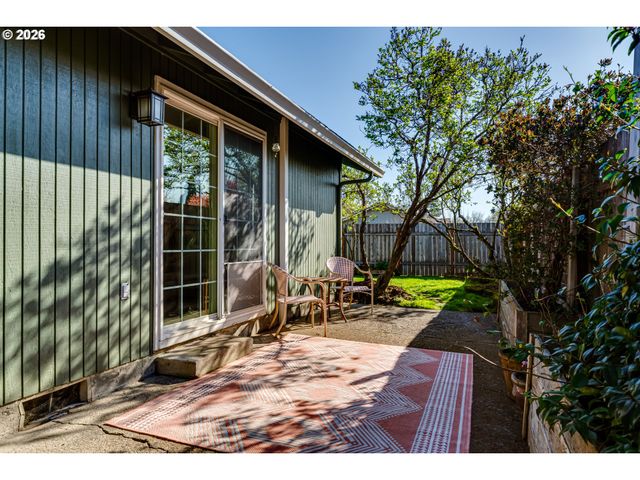3958 PAM St, Eugene, OR 97402
