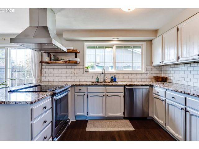 3958 PAM St, Eugene, OR 97402