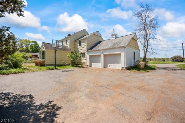 339 Mountain View Rd, Montgomery Twp., NJ 08540
