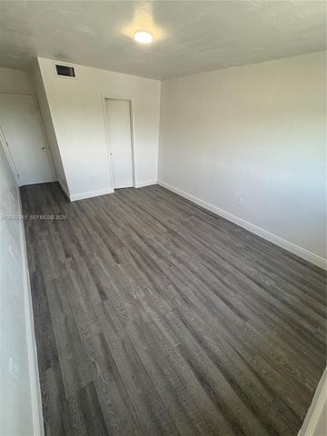 13285 NE 6th Ave N402, North Miami, FL 33161