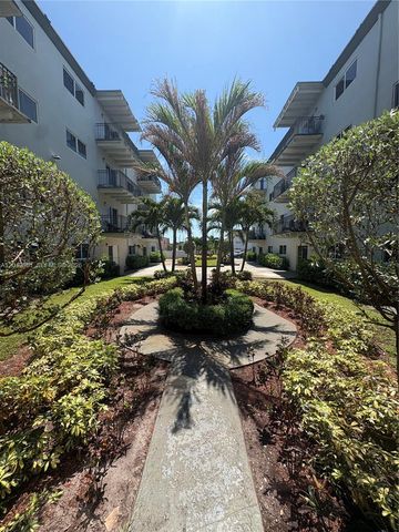 13285 NE 6th Ave N402, North Miami, FL 33161