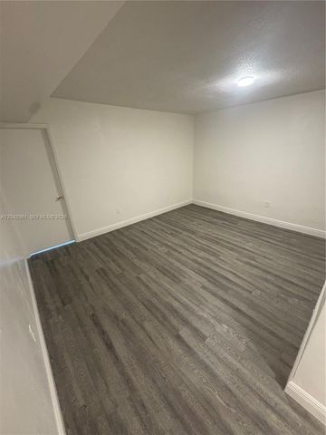 13285 NE 6th Ave N402, North Miami, FL 33161