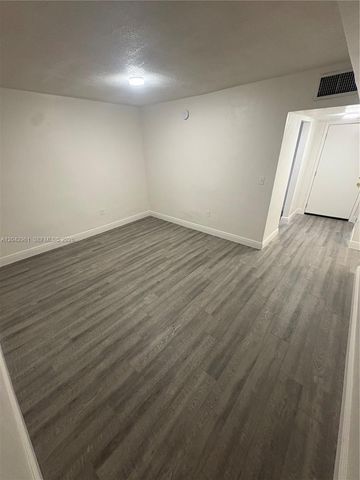 13285 NE 6th Ave N402, North Miami, FL 33161