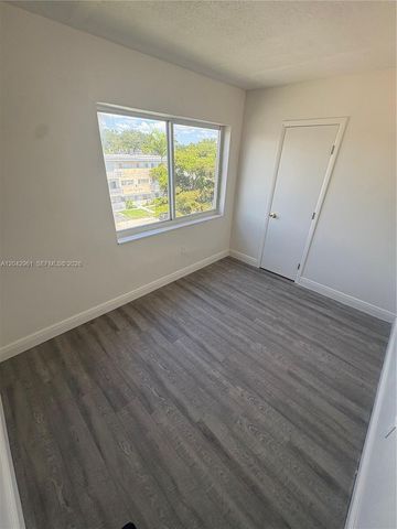 13285 NE 6th Ave N402, North Miami, FL 33161