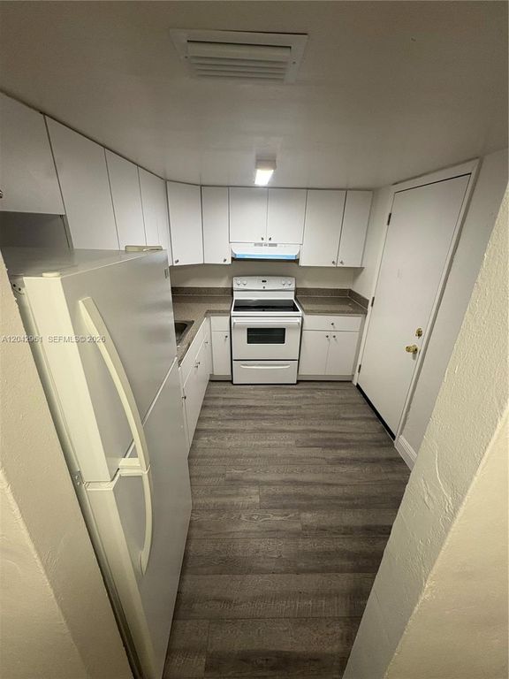 13285 NE 6th Ave N402, North Miami, FL 33161