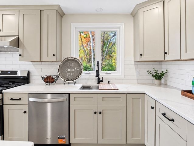 5 Spring Valley Road, Medfield, MA 02052