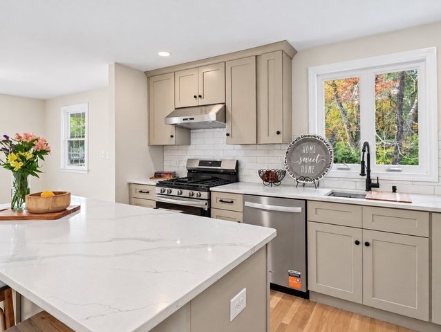 5 Spring Valley Road, Medfield, MA 02052