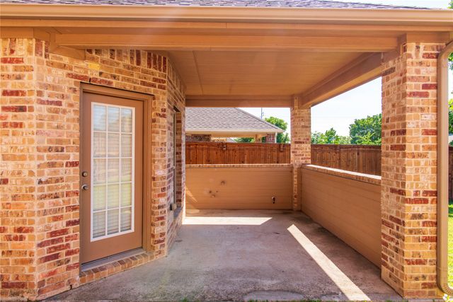 1013 Shearwater Lane, Garland, TX 75043
