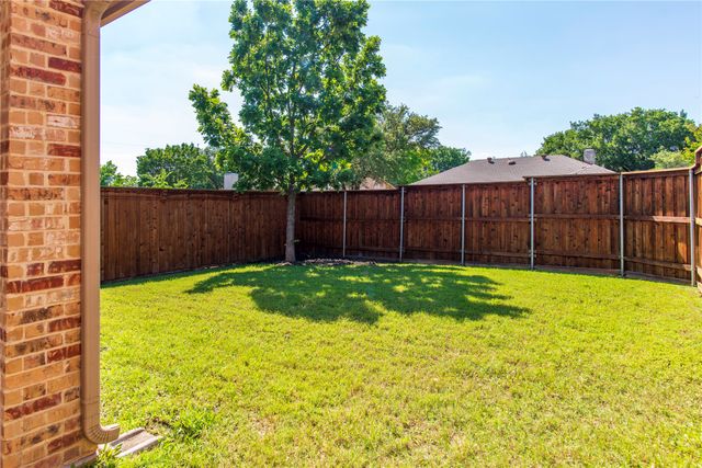1013 Shearwater Lane, Garland, TX 75043