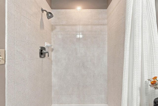 1306 E Sara Ln, Spokane, WA 99223
