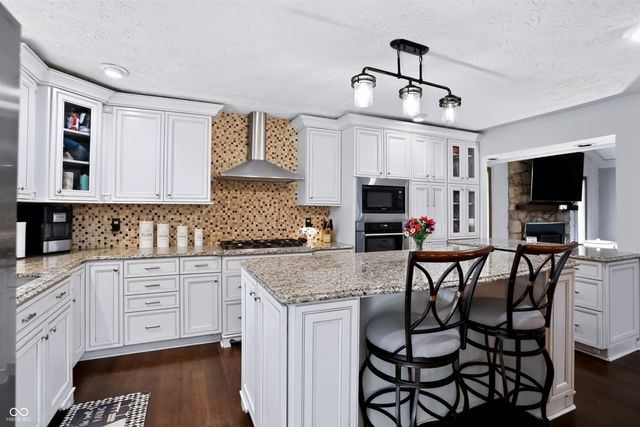 12110 Valley Brook Court, Indianapolis, IN 46229